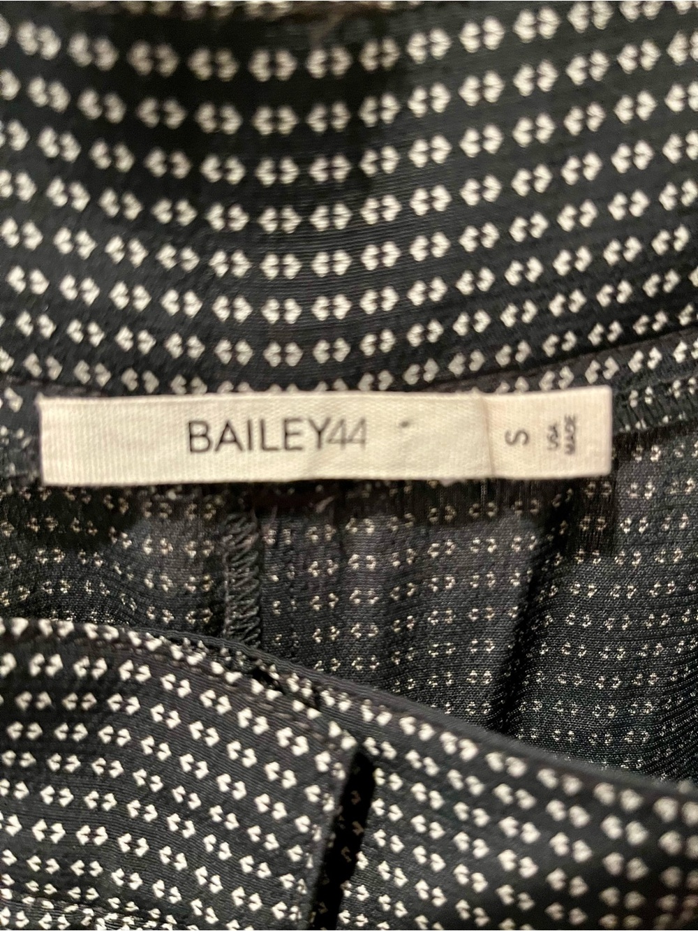 Bailey 44 Aubrey Pleated Wide Leg Bermuda Shorts Mini Geo Print Black White - Picture 2 of 10